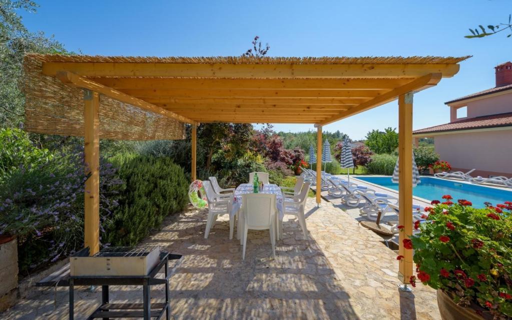 Villa Franka Bašanija Exteriör bild