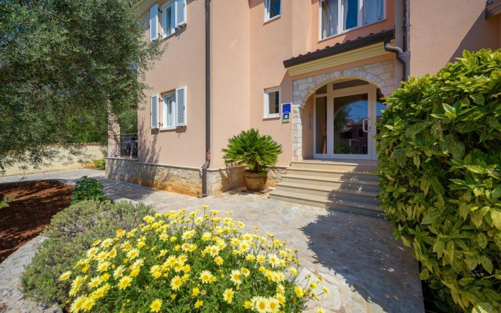 Villa Franka Bašanija Exteriör bild