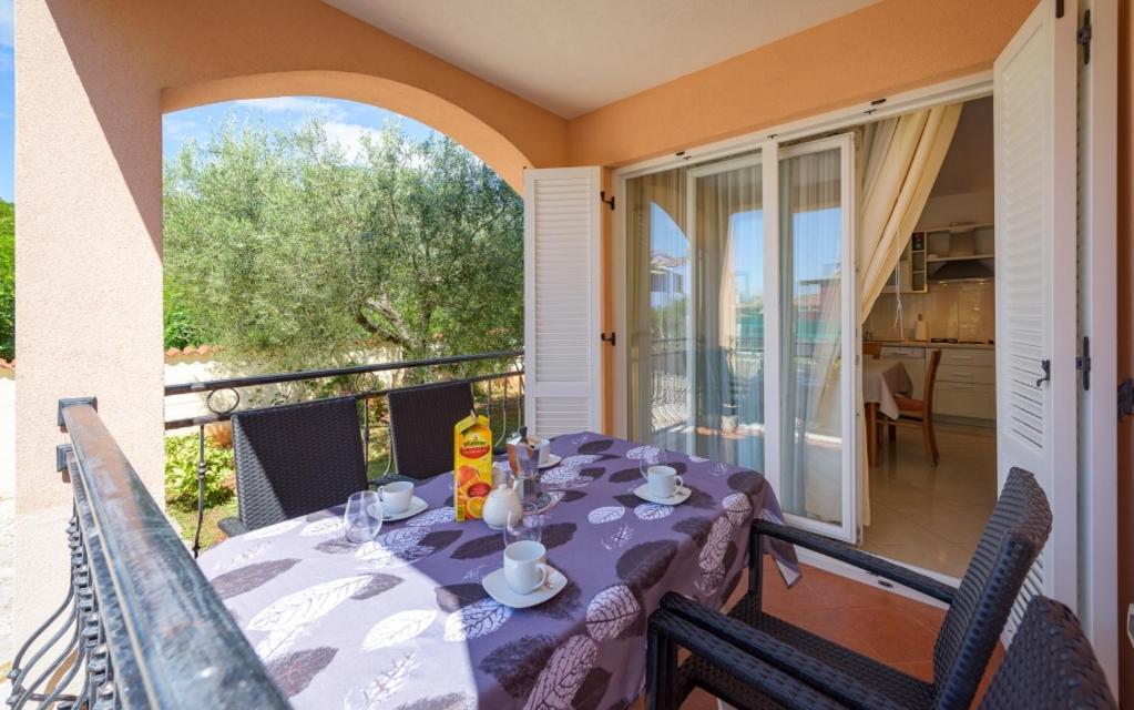 Villa Franka Bašanija Exteriör bild