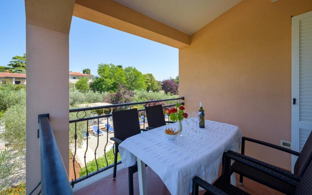 Villa Franka Bašanija Exteriör bild