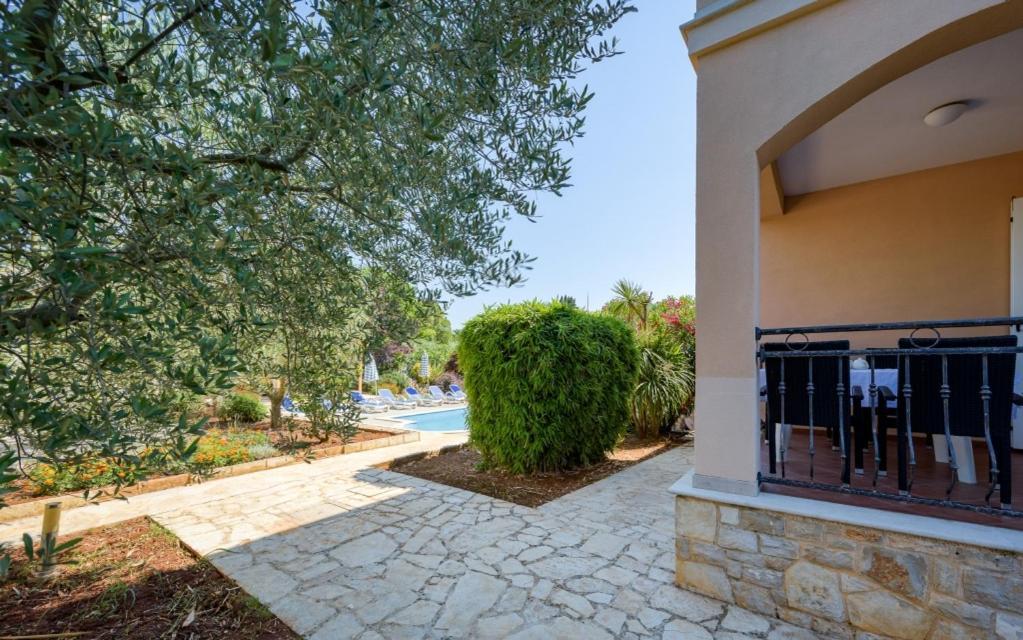 Villa Franka Bašanija Exteriör bild